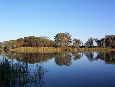 Lake Numurkah.jpg