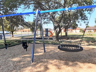 Levings Park Cobram Swings