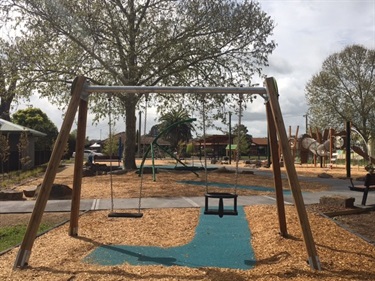 Apex Park Numurkah Swings