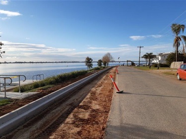 River Road Yarrawonga - new kerb