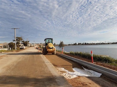 River Road Yarrawonga - new road
