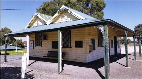 Cobram Station - exterior