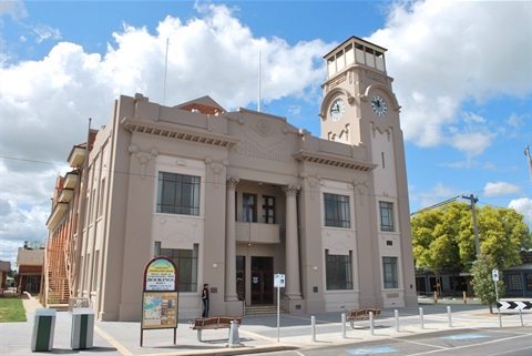 Yarrawonga-Town-Hall-Belmore-St.jpg