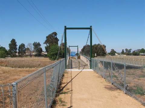 yarrawonga walking track bridge