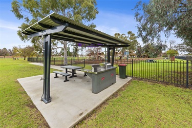 Moira-Kennedy-Park-02.jpg